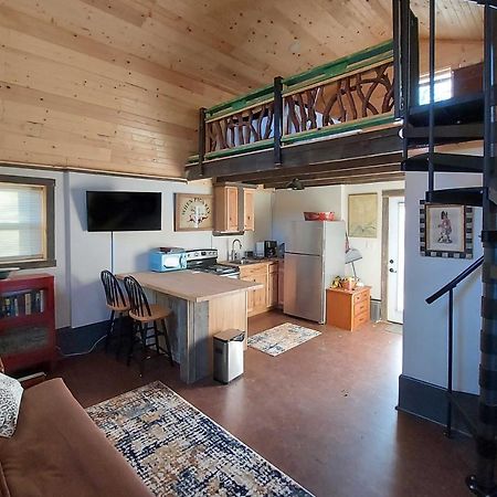 Rustic Hendersonville Farm Studio With Private Deck Exteriör bild