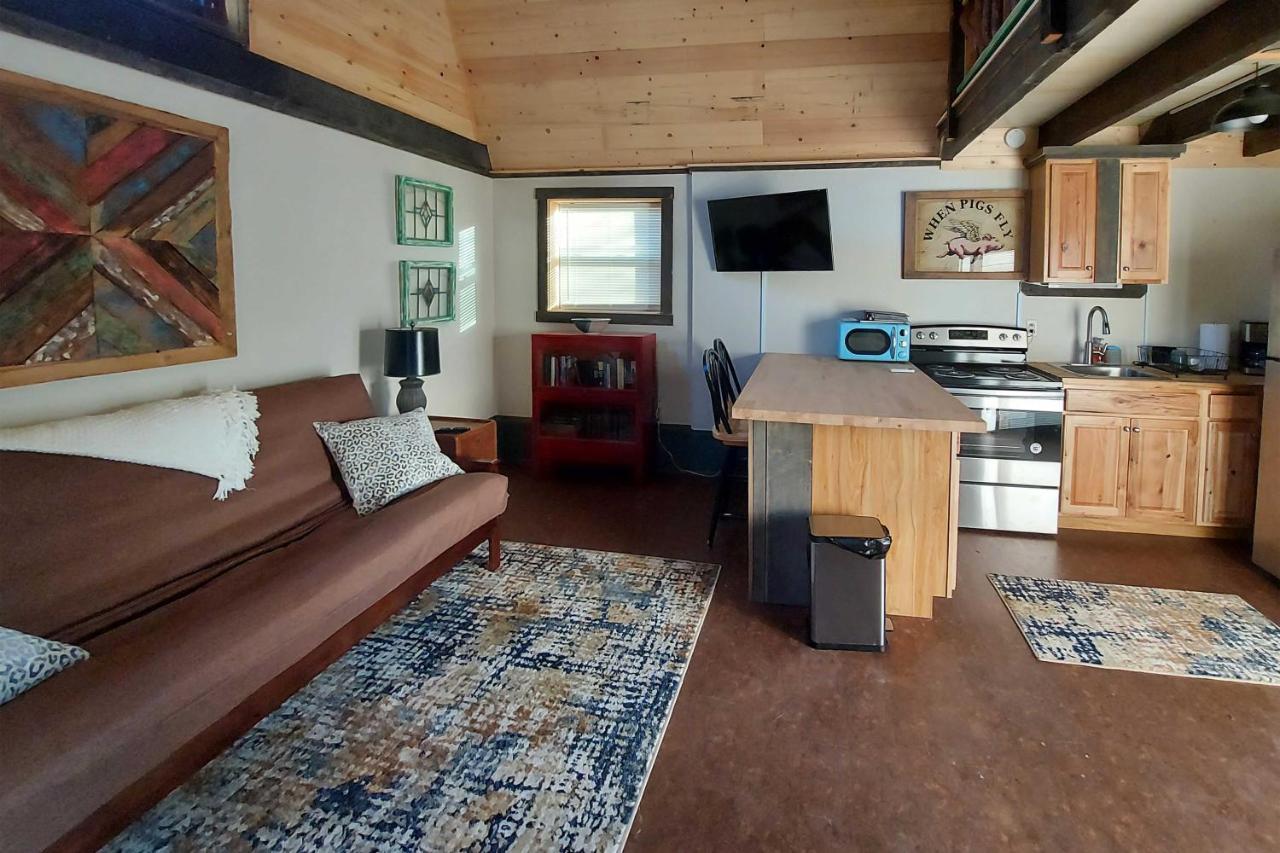 Rustic Hendersonville Farm Studio With Private Deck Exteriör bild