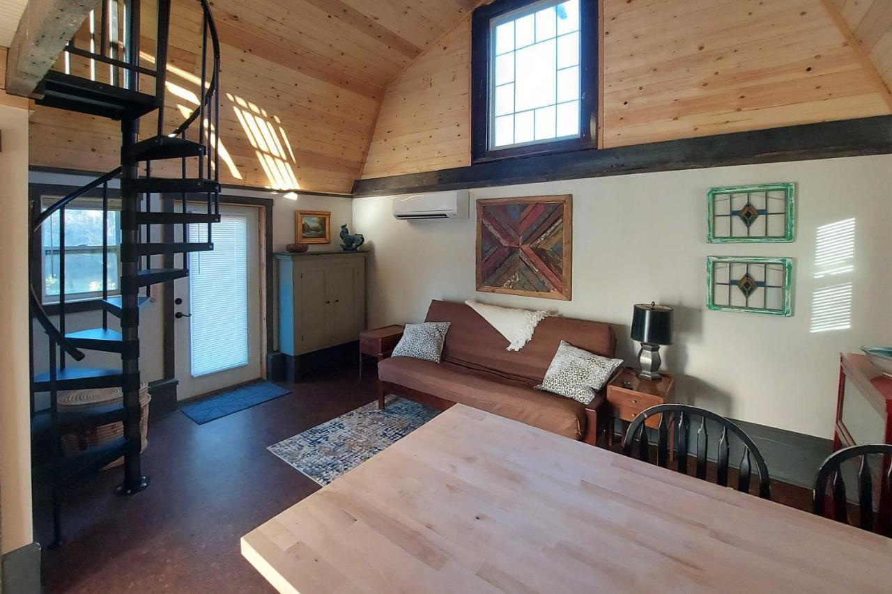 Rustic Hendersonville Farm Studio With Private Deck Exteriör bild