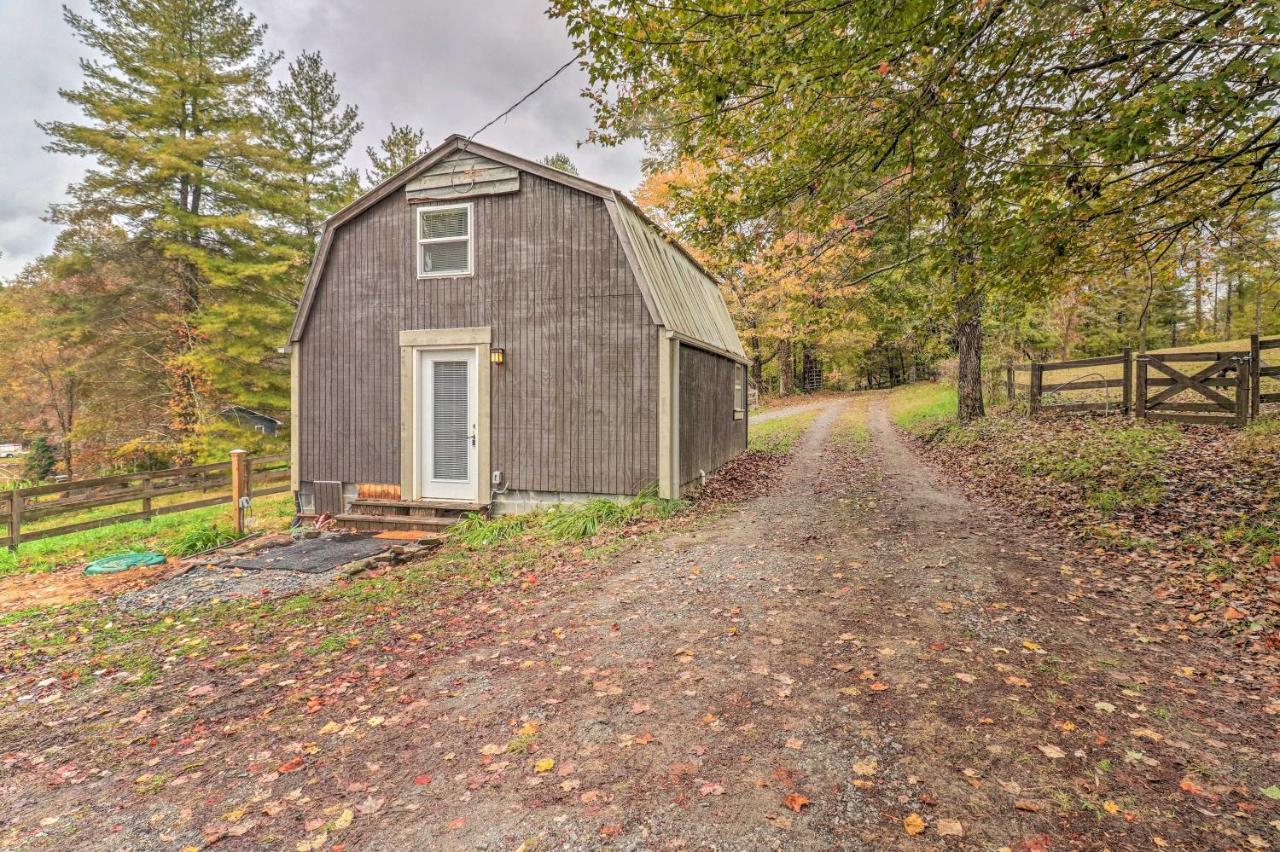 Rustic Hendersonville Farm Studio With Private Deck Exteriör bild