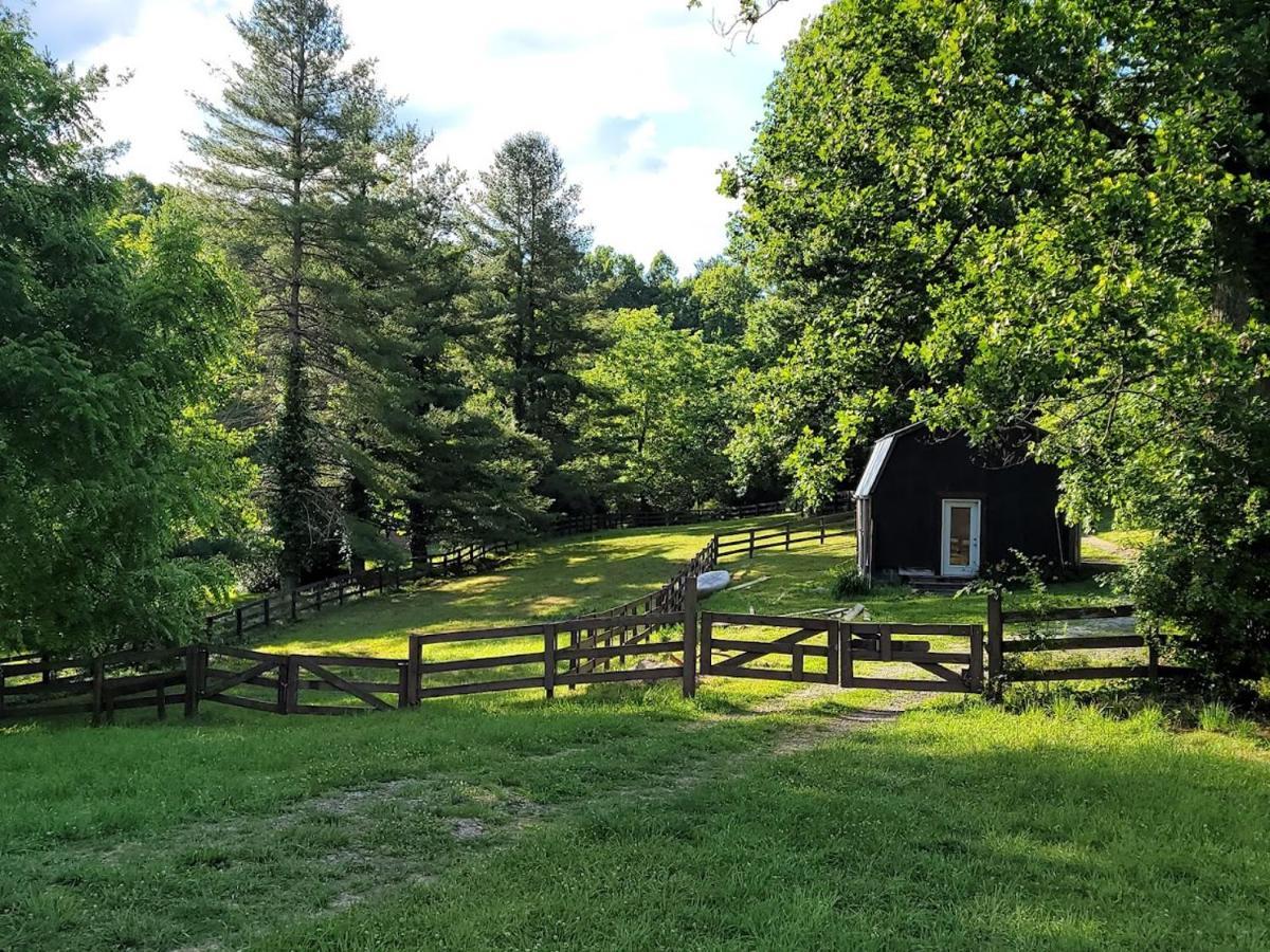 Rustic Hendersonville Farm Studio With Private Deck Exteriör bild